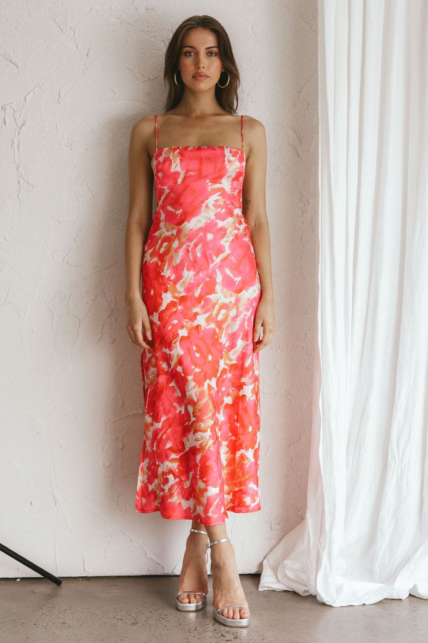 Dolce Life Low Back Midi Dress Floral Pink